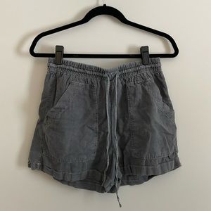High waisted grey shorts